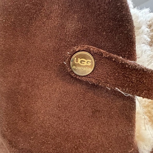 UGG Brown Suede Ankle Boots with Cream Fur Lining - Picture 9 of 13